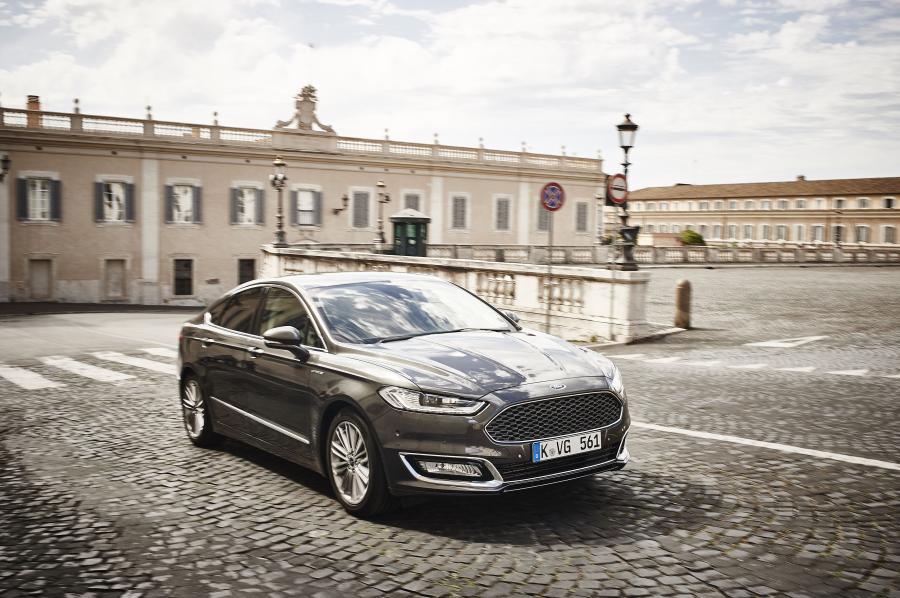  Ford Vignale Mondeo Sedan 2015 года  (фото 3 из 16)